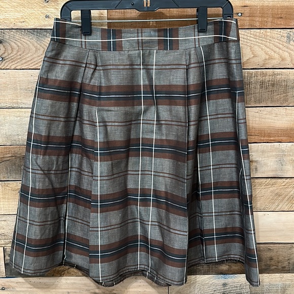 Banana Republic Women’s Plaid Skirt - Picture 2 of 4